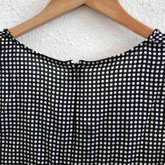 ST. JOHN Sleeveless  V-Neck Silk Blend Blouse Small Large - Picture 4 of 10